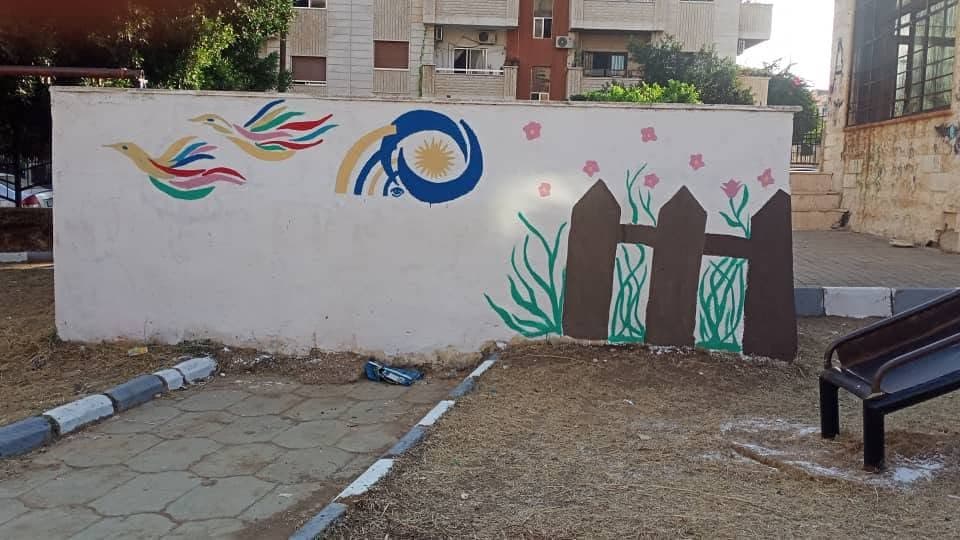 جدران الحديقة بعد الطلاء